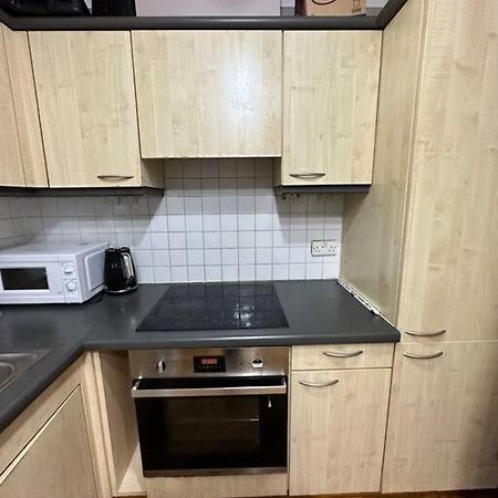 A 2 Standard Bedrooms Flat Лондон Екстериор снимка