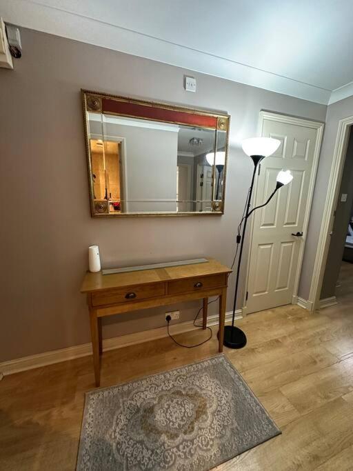 A 2 Standard Bedrooms Flat Лондон Екстериор снимка